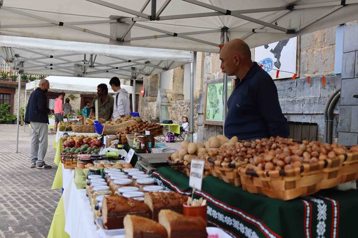 Azoka berreskuratu dute Zizu 16 1633863553070