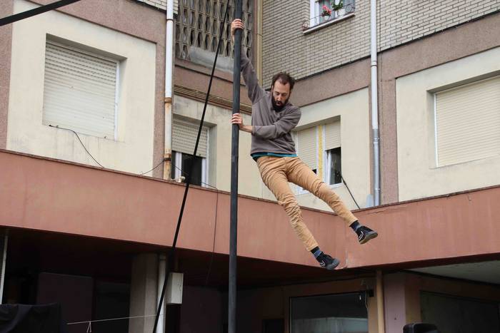 Malabareak eta akrobaziak na 42 1562507131997