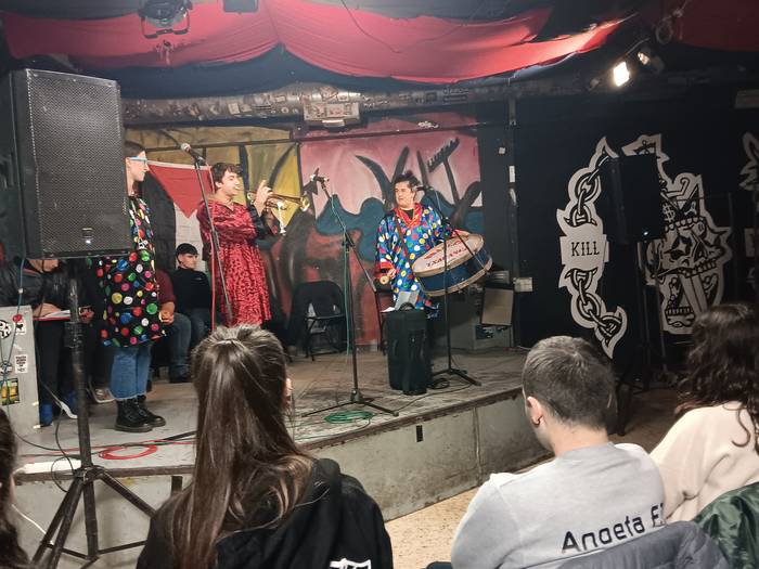 Eskualdeko bertsolari talde onena zein den ebazteko norgehiagoka