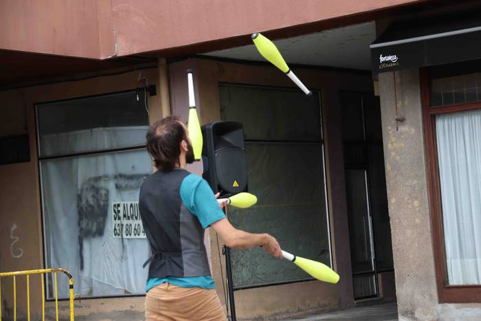 Malabareak eta akrobaziak na 29 1562507123521