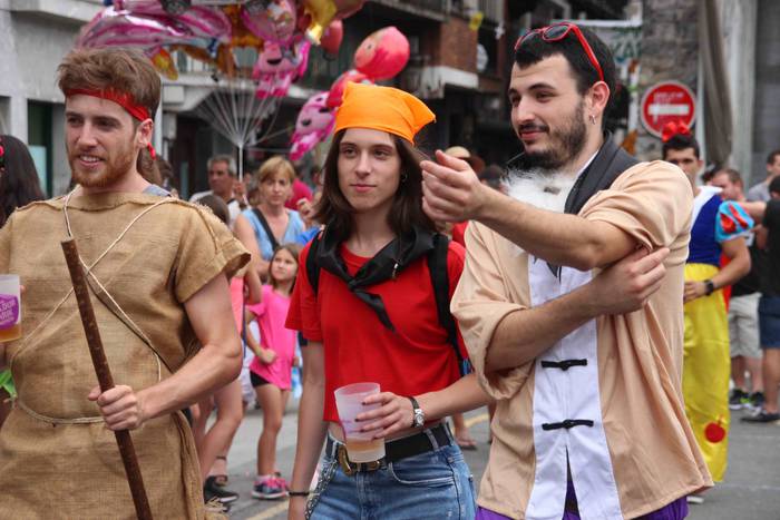 Norberak bere bazkaria, eta  49 1532631352893