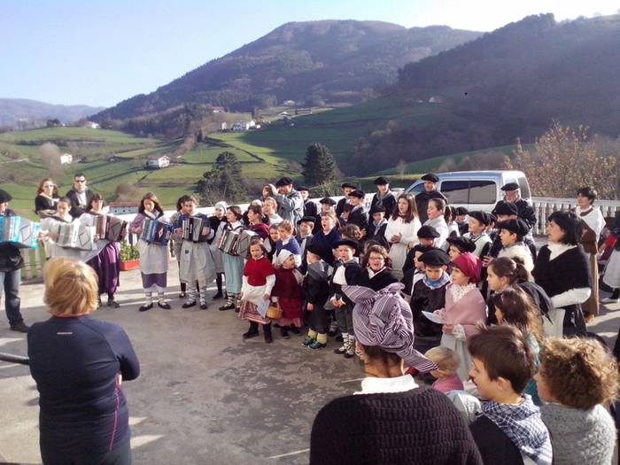 Gabon eskea eta olentzero 2015 4 1450964165958