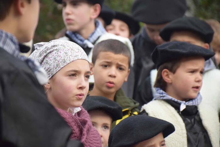 Ibarrako Uzturpe ikastolakoak gabon eskean 40 1545653481004