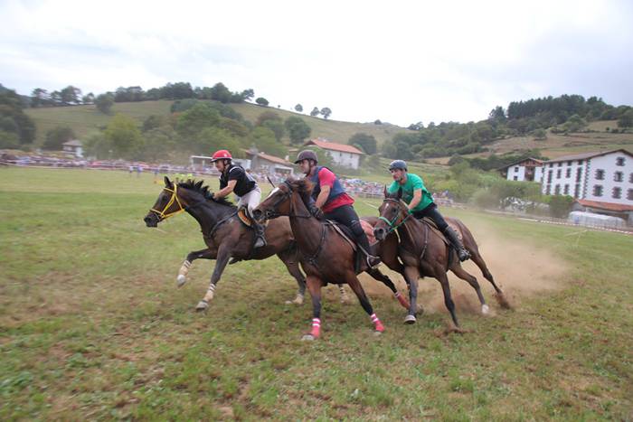 Zaldiak lasterka, gazteak desafioan 110 1472407335686