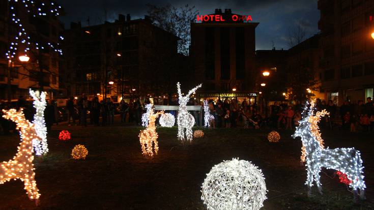 Gaur piztuko dituzte Tolosan gabonetako argiak