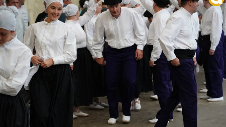Urteroko legez, dantzan amaitu dute gaurko eguna