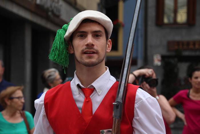 Lizarrez apaindutako kaleeta 206 1498480975467