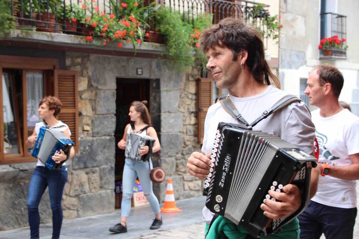 Asteasun festak apurtu du "n 34 1593430424208