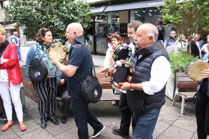 Hauspoa trikitiari 28 1570286795194