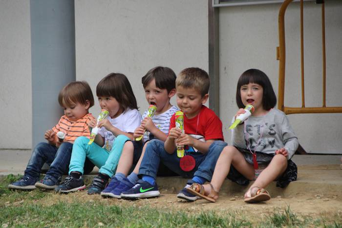 Ikaztegietako Eskola Txikiak Festa 57 1465744477353