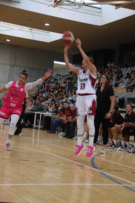 Emakumezkoen saskibaloiko Eu 12 1664214562702