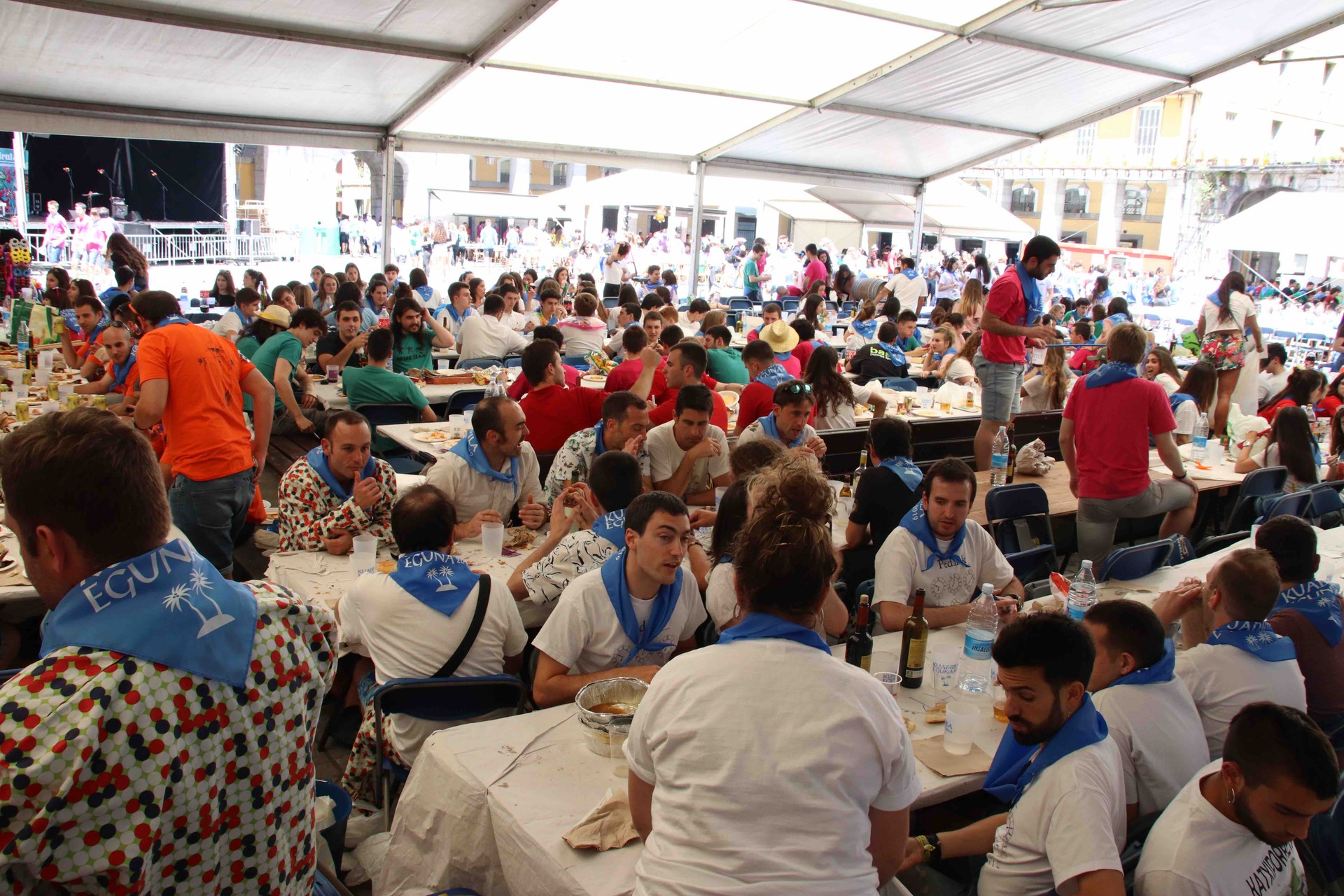 Kontrajarria da festa giroa bultzatzea