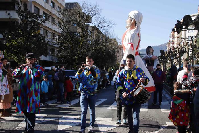 Erraldoi eta Buruhandiak Zal 16 1645883938979