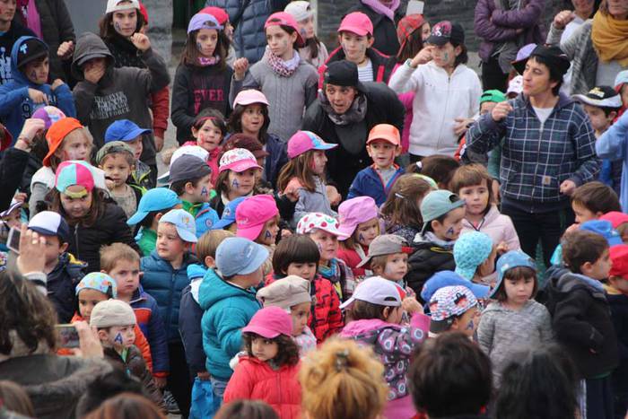 euskararen eguna 2015 irura 75 1449169428027