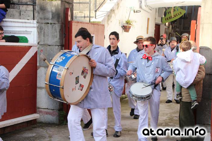 ostegun gizena 2016 zezen plaza 15 1454608262448