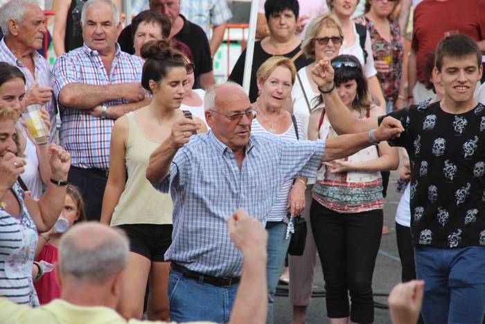 Bero sargoria, sagardoz bust 135 1532984090641