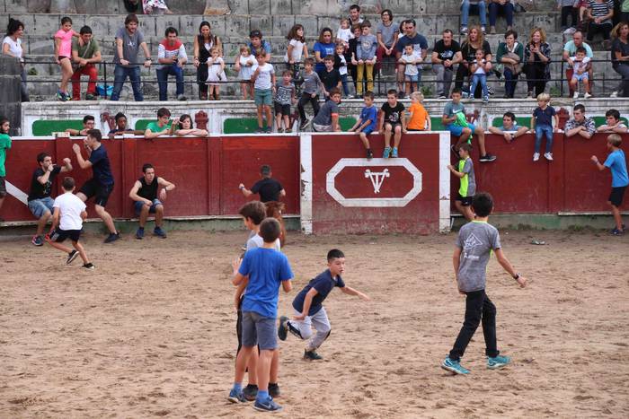 Zezen plaza hartu dute umeek 27 1539360778159