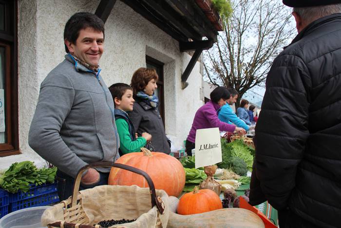 Azoka eguna Altzon 7 1481457122330