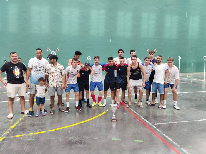 Jatorkin elkartearen Areto F 10 1658139138234