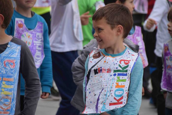 Eskuz esku ibili dute lekuko 48 1555085964807