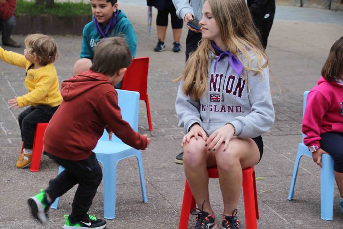 Leaburuko haurrek jolasean o 6 1656520736861