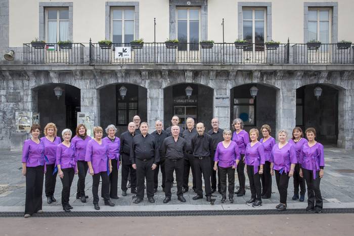 Ahotsak sendo eta  gogoa bero