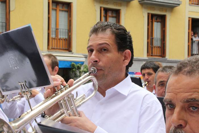 Santuek eta dantzariek poztu 69 1498312557352