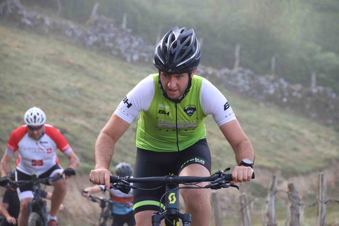 Mendi bizikleta lasterketare 49 1660377634328