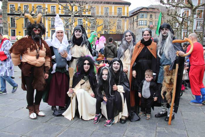 Konpartsa eta mozorroak Zald 55 1645972632317