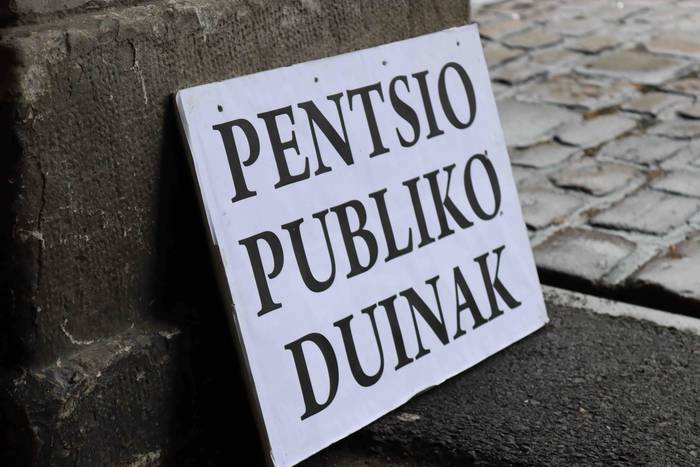 “Plazak aldarriz betetzeko”  15 1591530813585