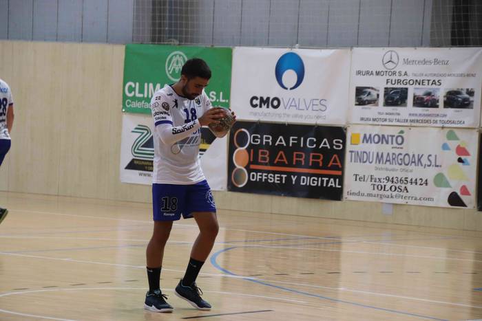 Tolosa CF eskubaloia prest d 16 1535891978730