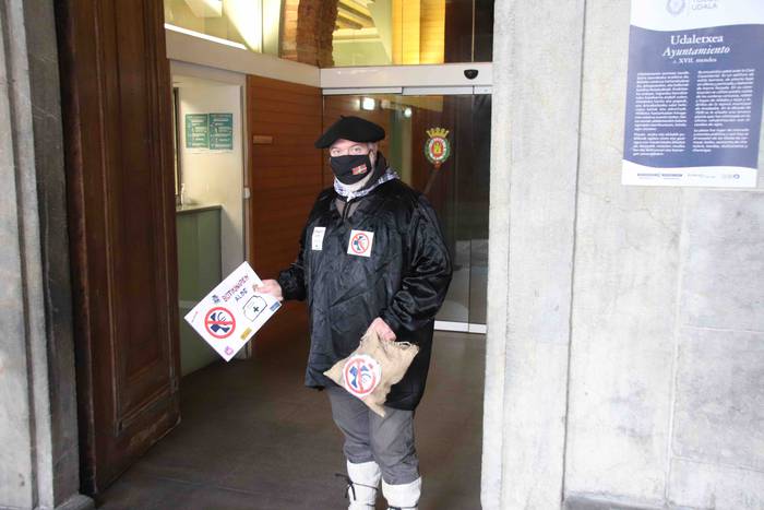 Gutuna eta ikatza Tolosako U 9 1608816474857