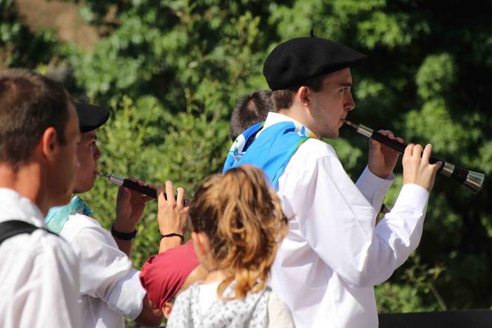 Espaloia bezalako oholtzarik 15 1566560189309