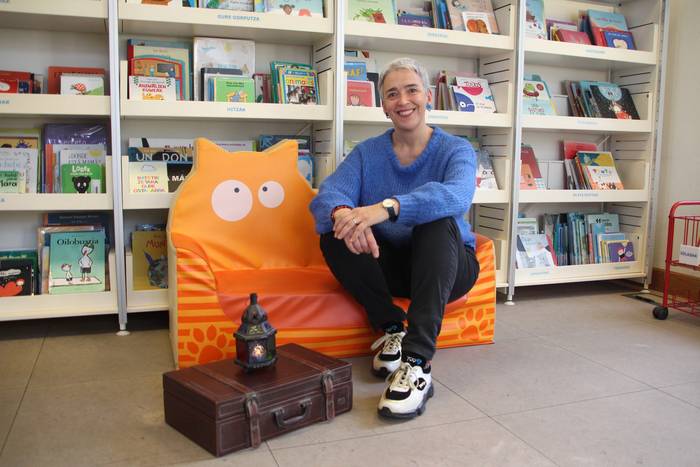 «Liburutegian  kargatzen dut hilero  nire oxigeno-bonbona»