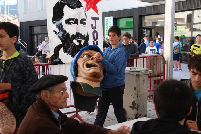 Erraldoiak, buruhandiak eta  11 1505067821526