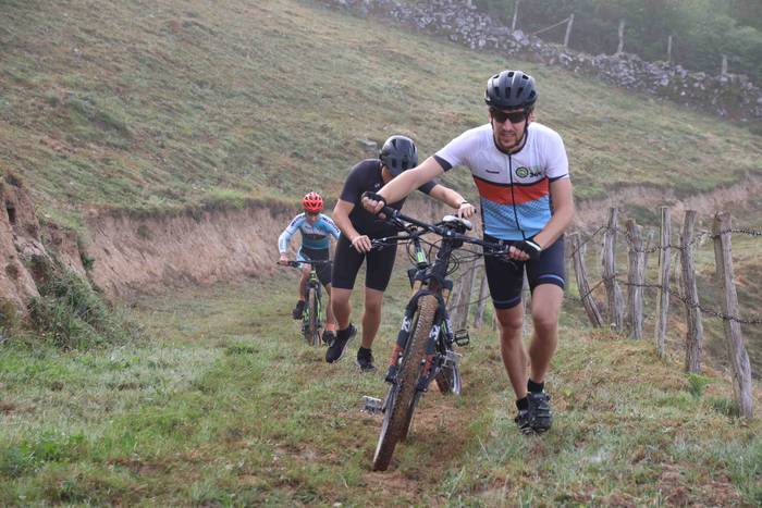 Mendi bizikleta lasterketare 53 1660377638208