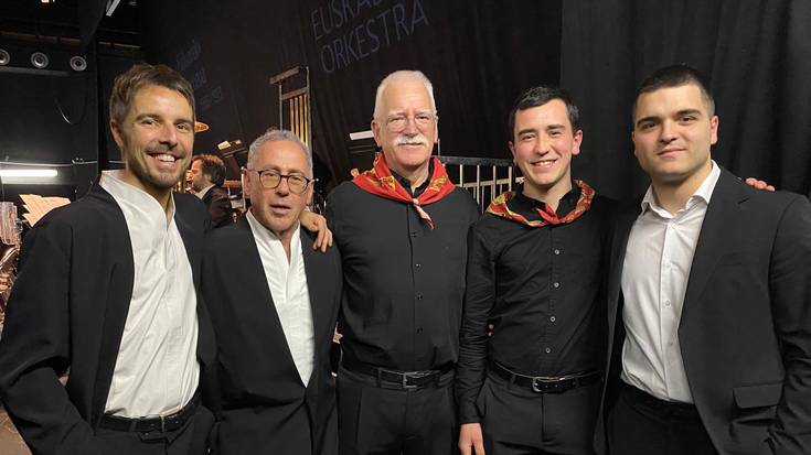 Maisulan bat, hizki larritan