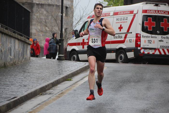 Aitziber Ibarbia eta Julen L 26 1493553866104