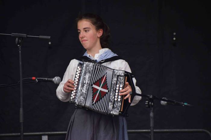 Zizurkil goiko festak trikit 32 1534358393120