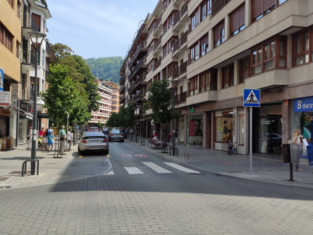 Arabako, Bizkaiko eta Gipuzkoako herri guztiak itxiko dituzte