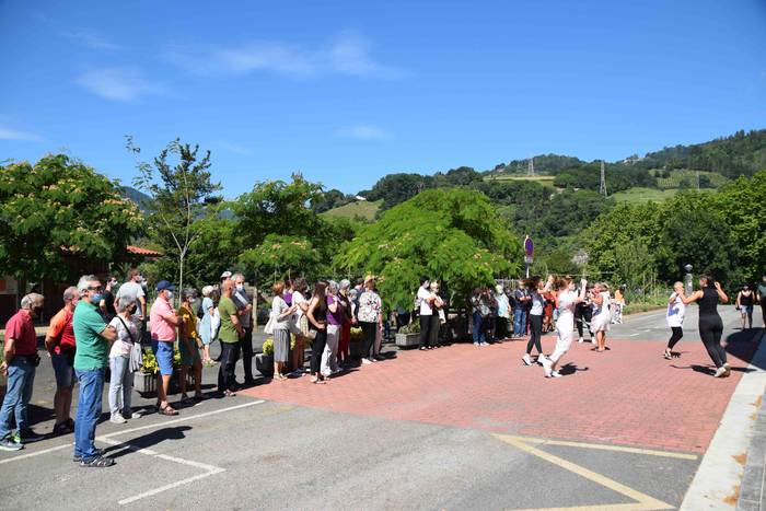 Zerbitzu publikoen aldeko mo 19 1593257981787