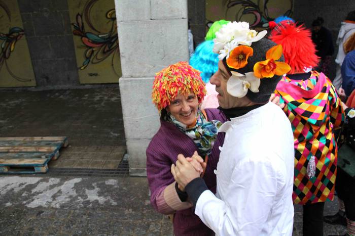 Listo, ez da baleko atzera k 76 1582452370467