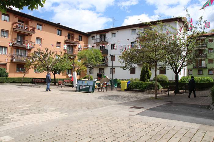 Lau belaunaldita Oriamendita 26 1493654729641