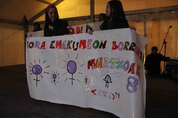 "Mundua geratu dugu" 40 1552072546527