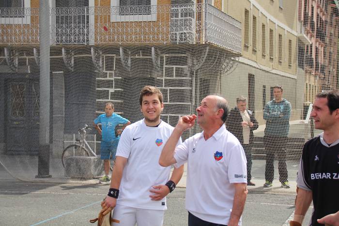 Behar Zana 70. urteurrena errebotea 13 1465127724014