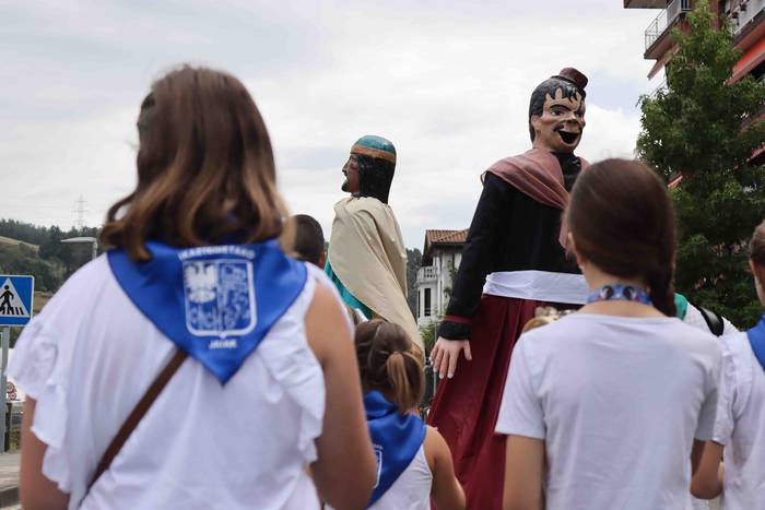 Kalejiraren atzetik eta buru 28 1660214361217