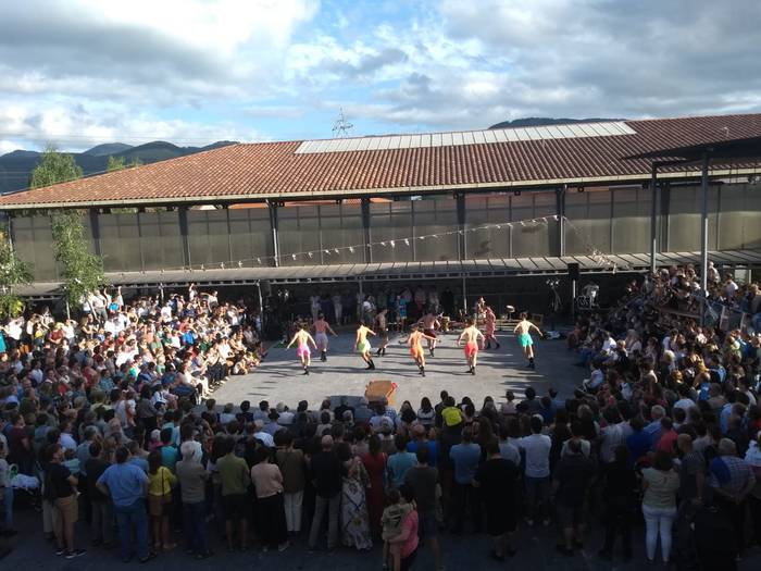 Dantza eta bertsotan igaro d 3 1565942048034