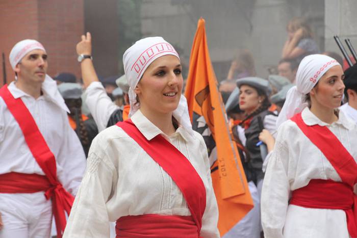 Santuek eta dantzariek poztu 50 1498312451115