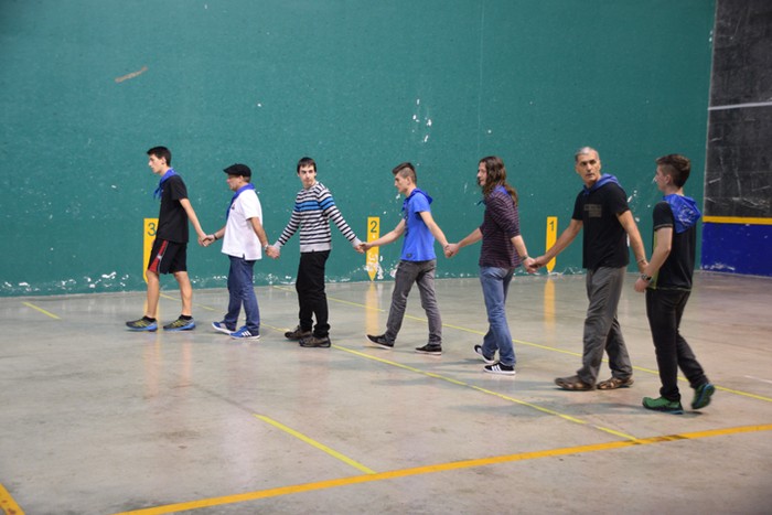 Dantzaren sokak lotuta - 8