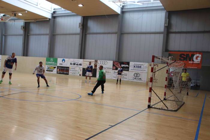 Tolosa CF eskubaloia prest d 18 1535892023699